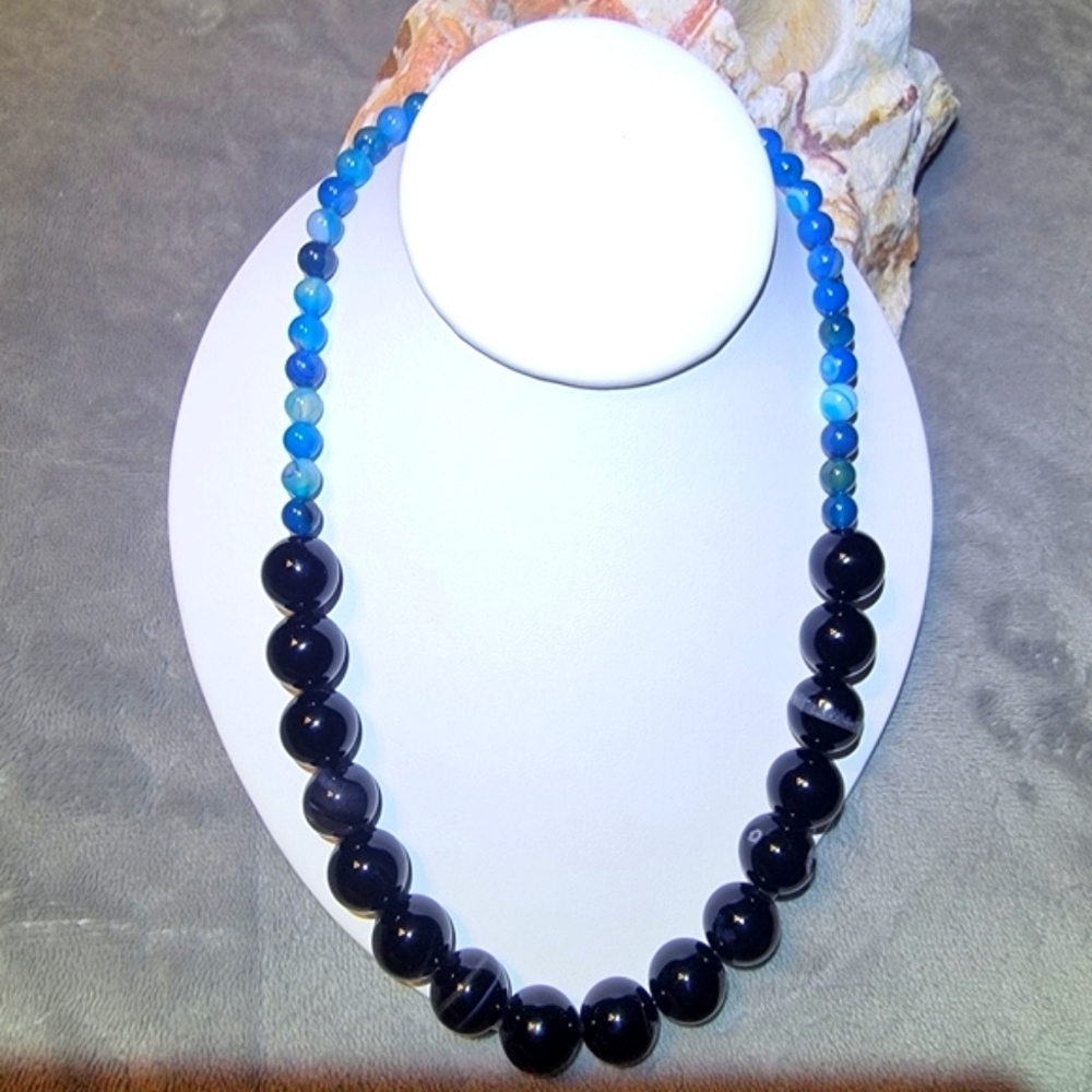 Round 993 Cts Natural Blue Onyx Black Agate Beaded Natural Gemstone Necklace - Picture 2 of 11